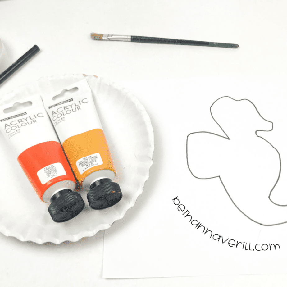 Printed seahorse template cut out