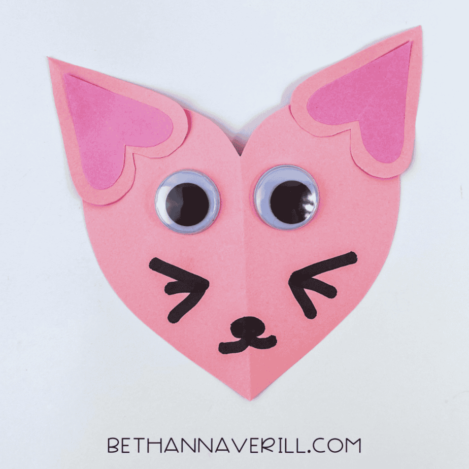 Finished Valentine’s Day heart cat craft