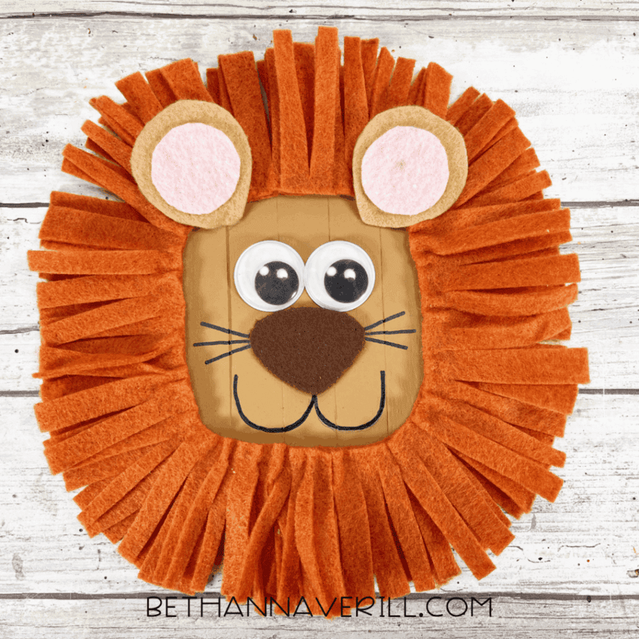 finished lion popsicle stick craft