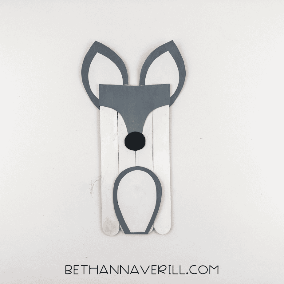 White belly oval with gray outline added to lower half of panel.