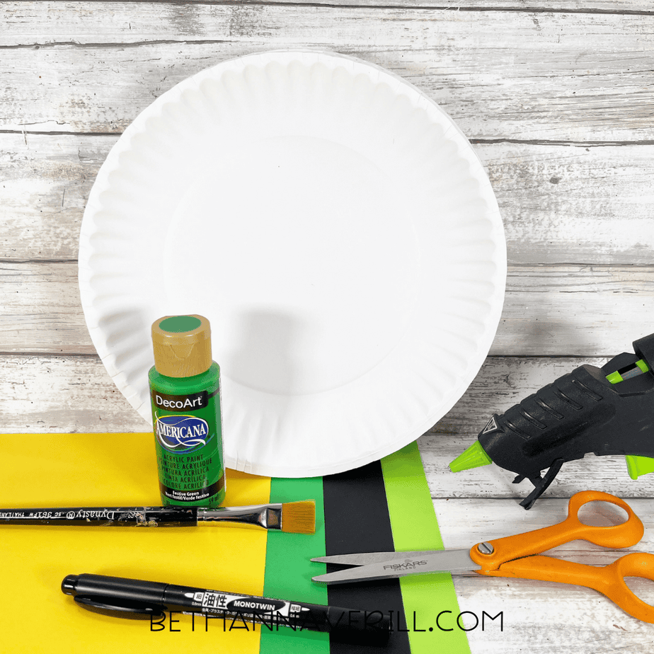 Leprechaun Legs Paper Plate Craft | Beth Ann Averill